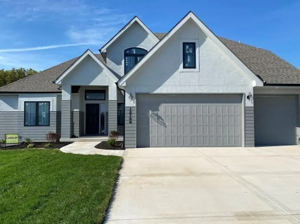 13638 NW Cherrybark Court, Parkville, MO 64152 - Image #1