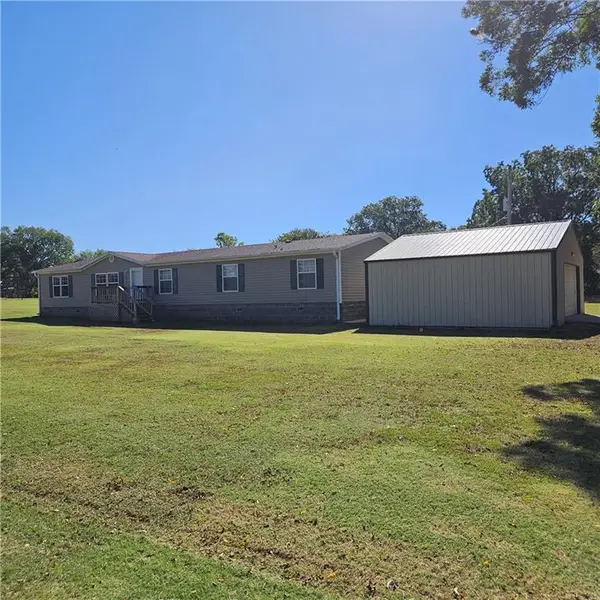 915 E 9th Street, Cherryvale, KS 67335