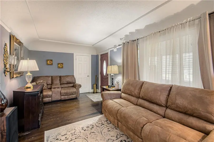 2216 E 73rd Street, Kansas City, MO 64132 - Image #3