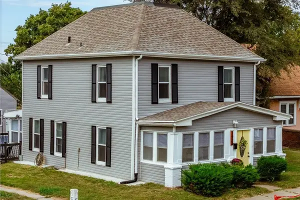 1924 S 12th Street, St Joseph, MO 64503