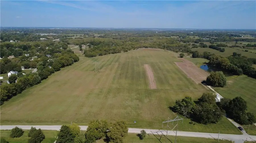 4800 W 199th Street, Stilwell, KS 66085 - Image #2