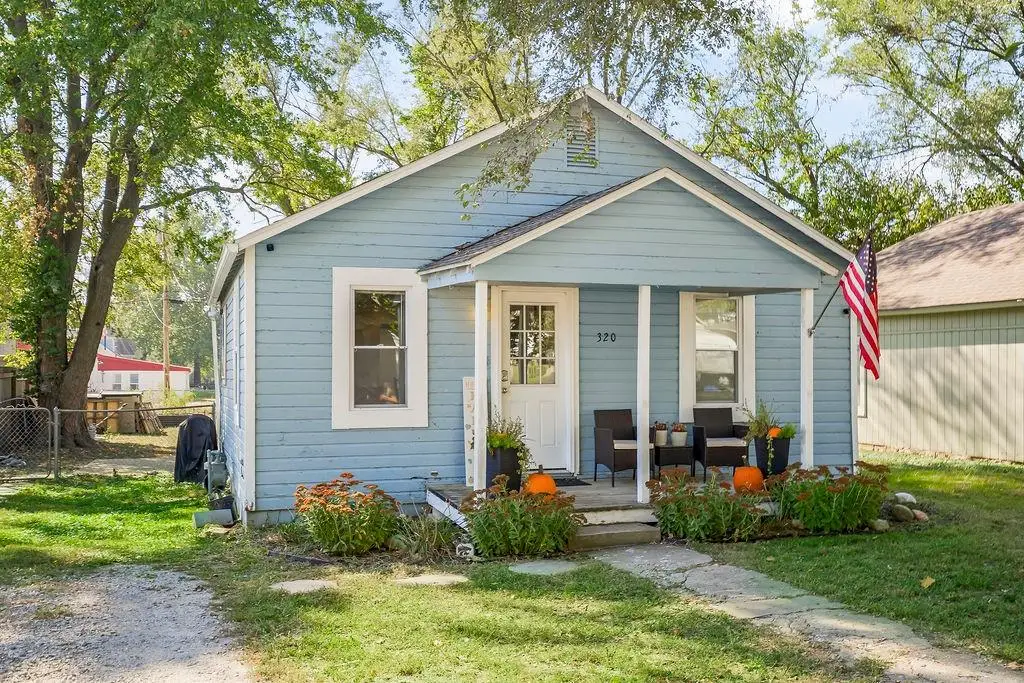 320 E 5th Street, Tonganoxie, KS 66086 - #1