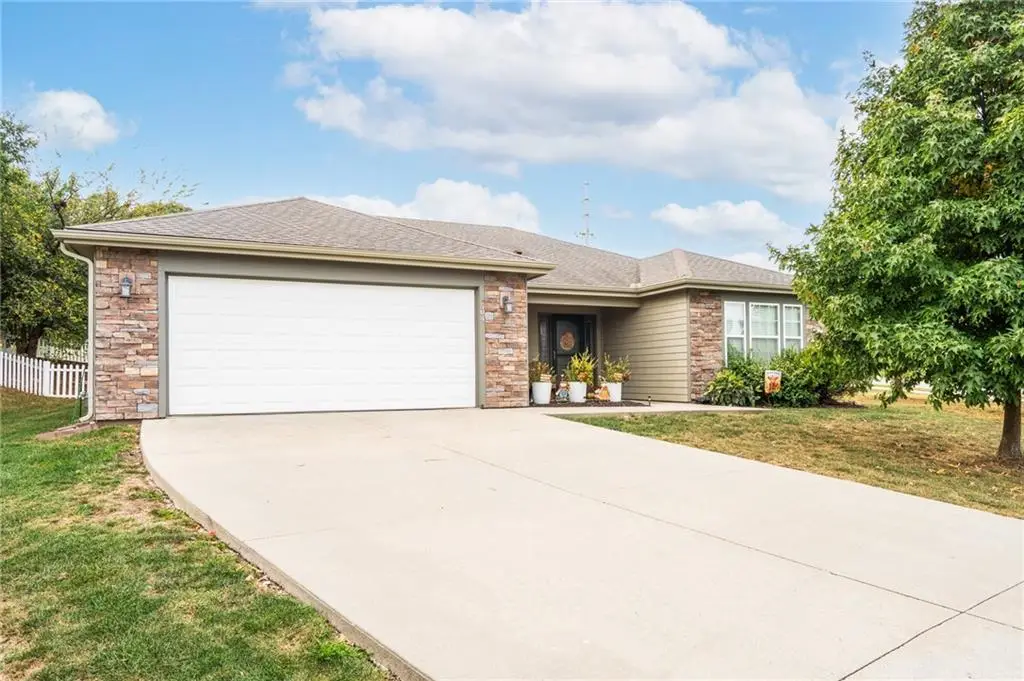 504 N Monterey Way, Lawrence, KS 66049 - Image #1