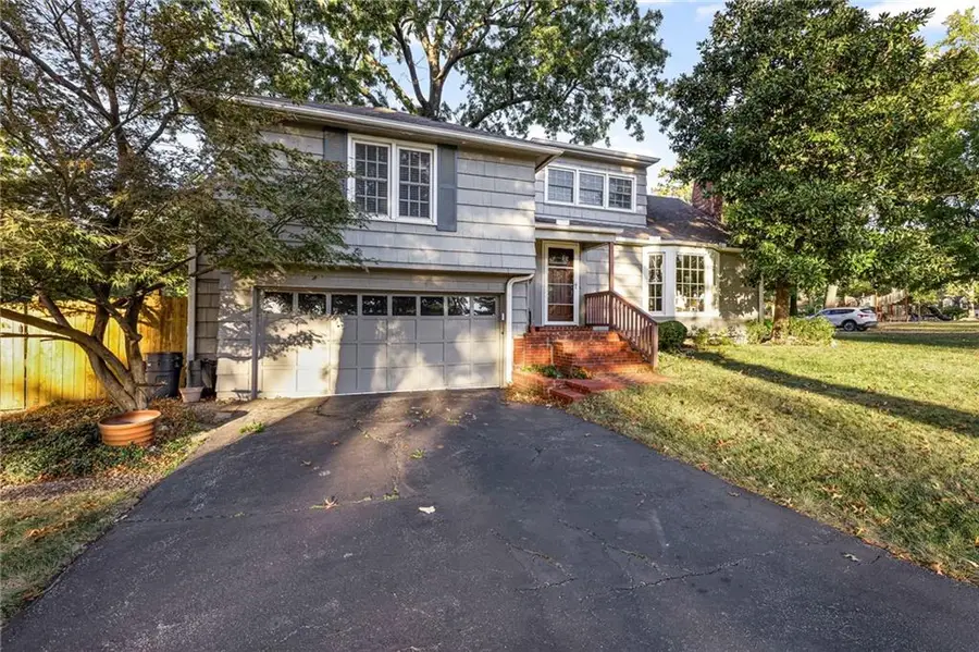 7000 Roe Avenue, Prairie Village, KS 66208 - Image #2