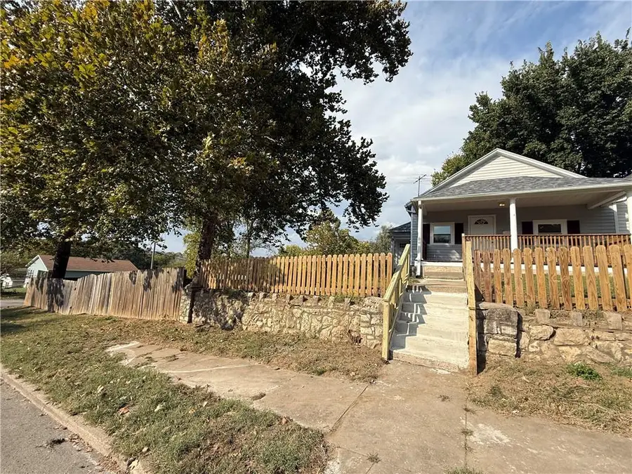 807 Albemarle Street, Saint Joseph, MO 64501 - Image #2