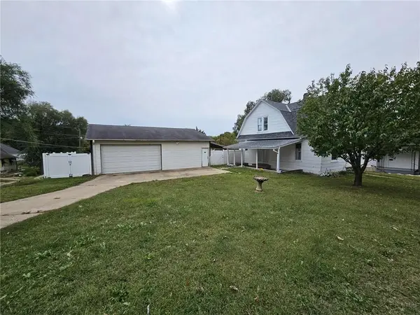 524 E Kansas Avenue, St Joseph, MO 64504