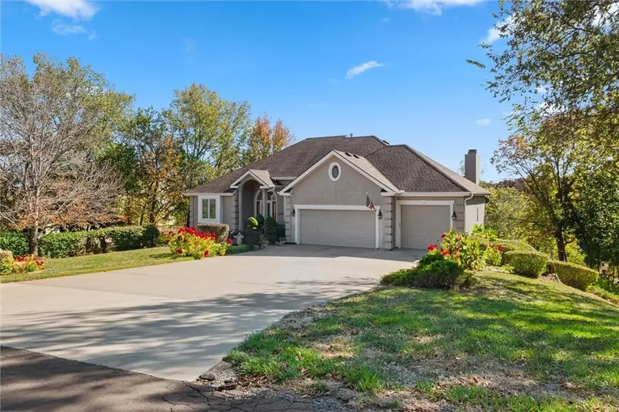 14733 Timber Lane, Bonner Springs, KS 66012 - Image #3