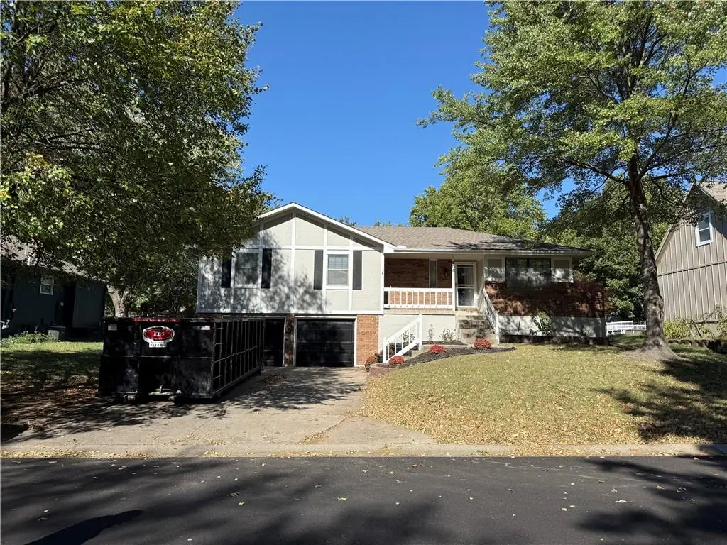 209 Williamsburg Drive, Blue Springs, MO 64014 - Image #1