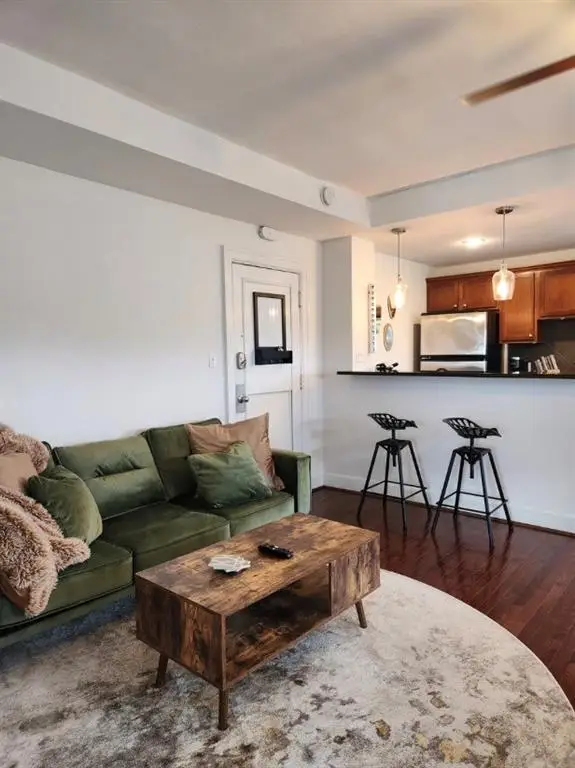 323 Emanuel Cleaver Ii Boulevard, Kansas City, MO 64112