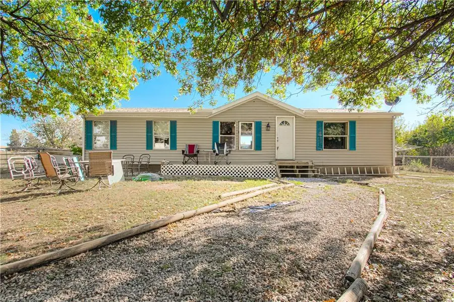 25109 Pleasant Valley Road, Wellsville, KS 66092 - Image #2