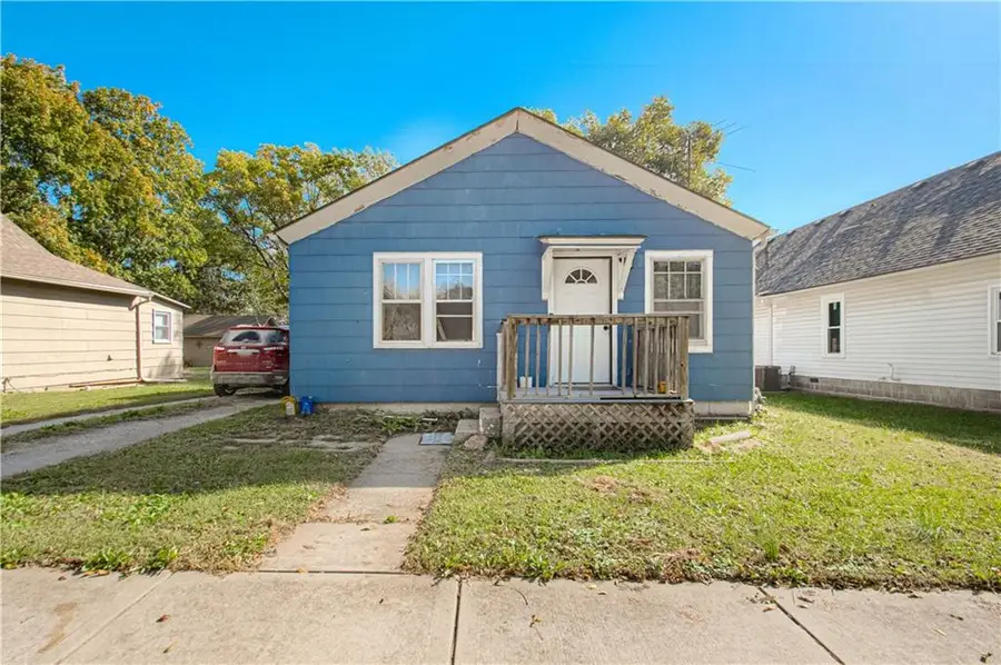 305 Walnut Street, Wellsville, KS 66092 - Image #2