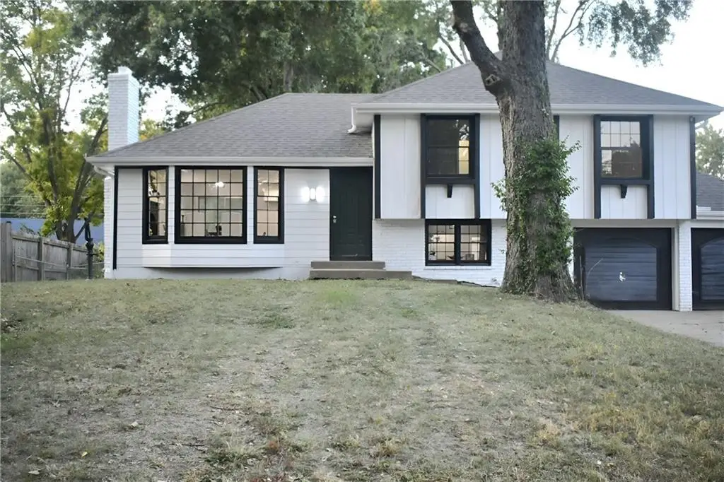 1212 SE Briarcroft Street, Lees Summit, MO 64063 - Image #1