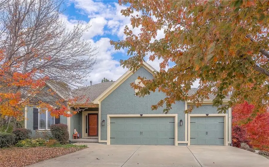 17111 S Bradley Drive, Olathe, KS 66062 - Image #2