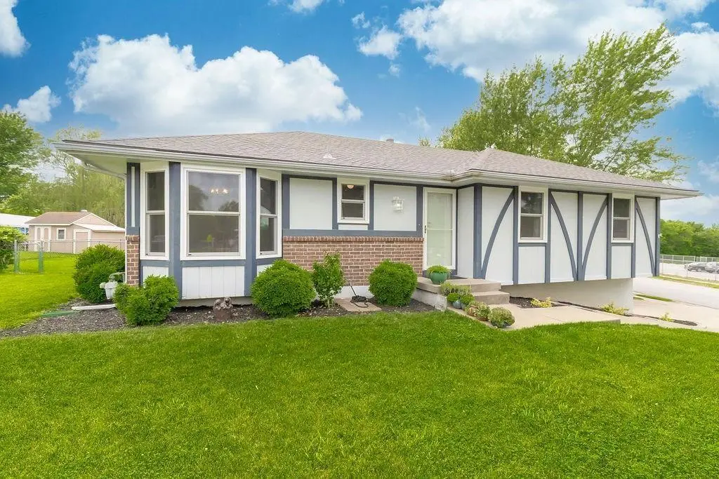 2601 SE 5th Street Court, Blue Springs, MO 64014 - #1