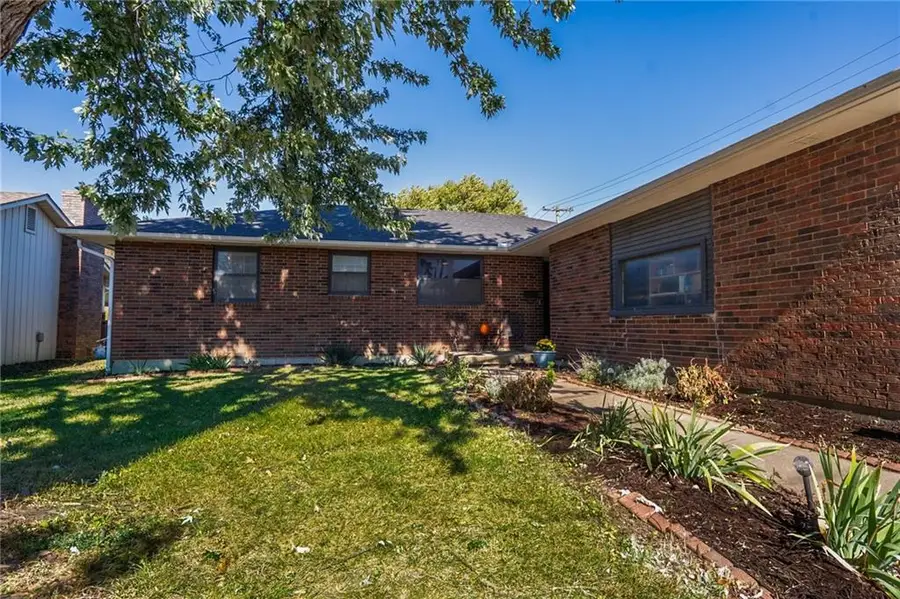 423 W 17th Street, Ottawa, KS 66067 - Image #2