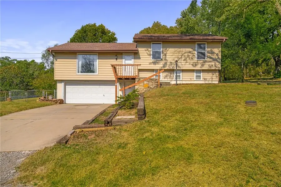 8136 Berger Avenue, Kansas City, KS 66111 - Image #2