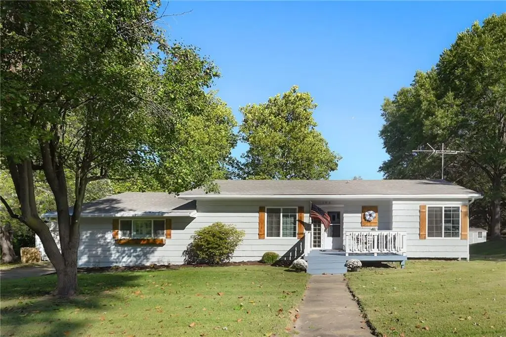 106 E 12th Street, Higginsville, MO 64037 - Image #1