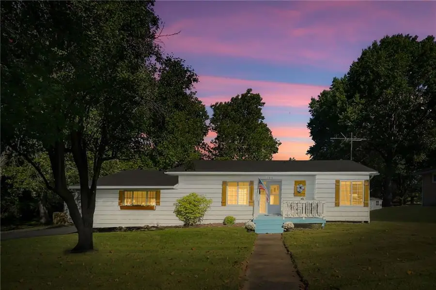 106 E 12th Street, Higginsville, MO 64037 - Image #2