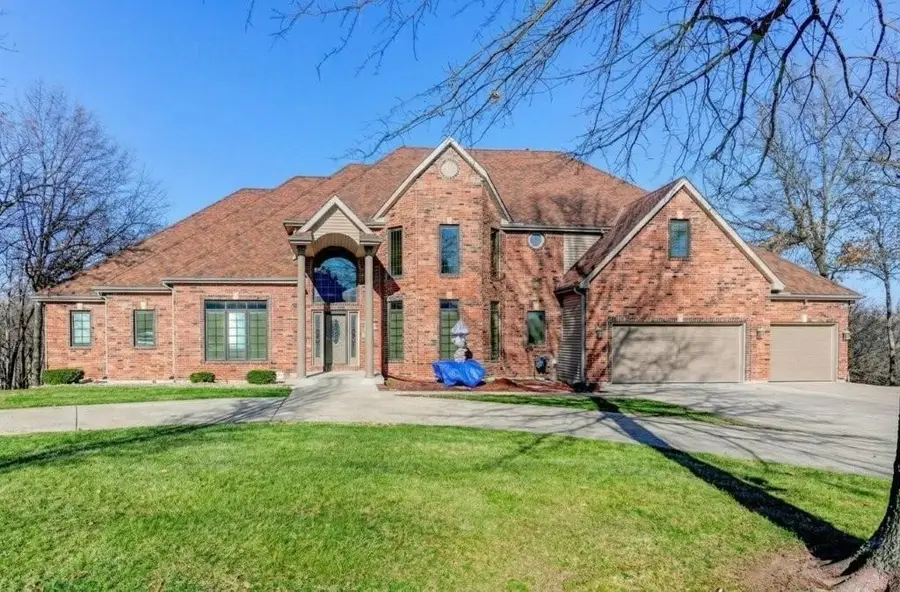 19610 E Bundschu Road, Independence, MO 64056 - Image #2