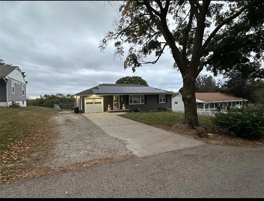 1911 S 41st Street, Saint Joseph, MO 64505 - Image #3