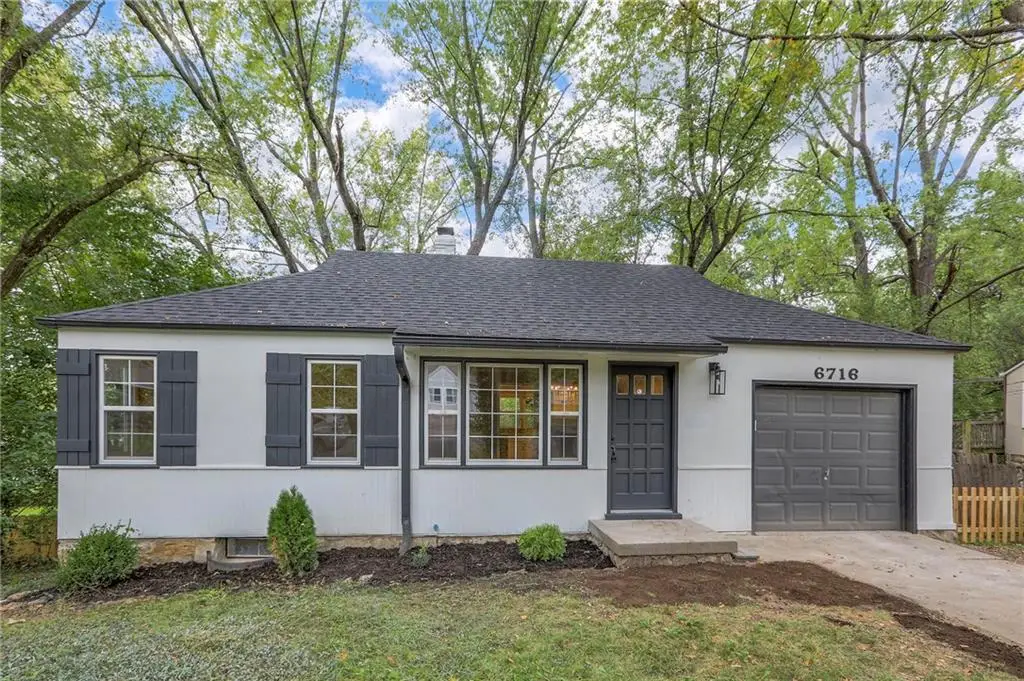 6716 Sterling Avenue, Raytown, MO 64133 - Image #1