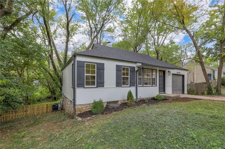 6716 Sterling Avenue, Raytown, MO 64133 - Image #2