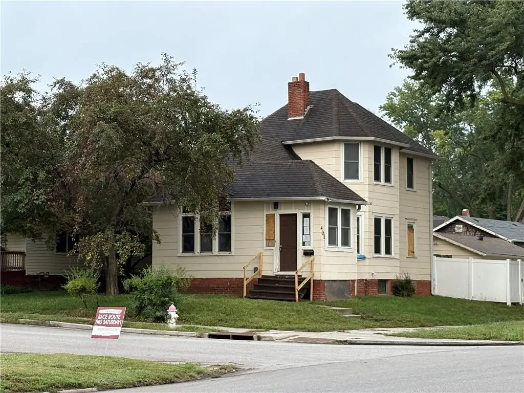 401 S Noyes Boulevard, Saint Joseph, MO 64501 - #1