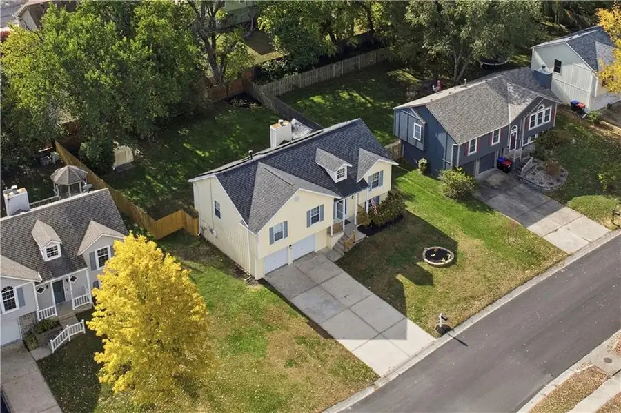 1107 Huntington Lane, Greenwood, MO 64034 - Image #3