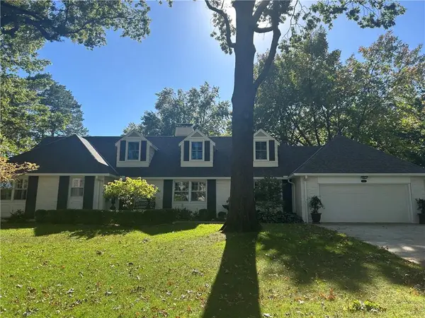 4211 Homestead Drive, Prairie Village, KS 66208