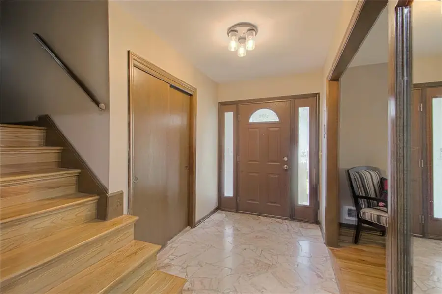 9849 Glenwood Street, Overland Park, KS 66212 - Image #2