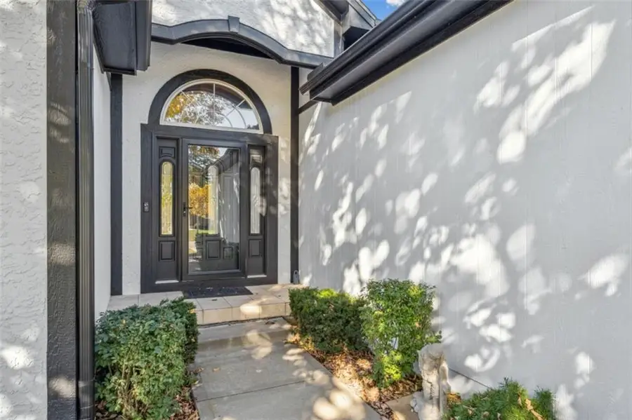 2301 NE Colonnade Avenue, Blue Springs, MO 64029 - Image #2