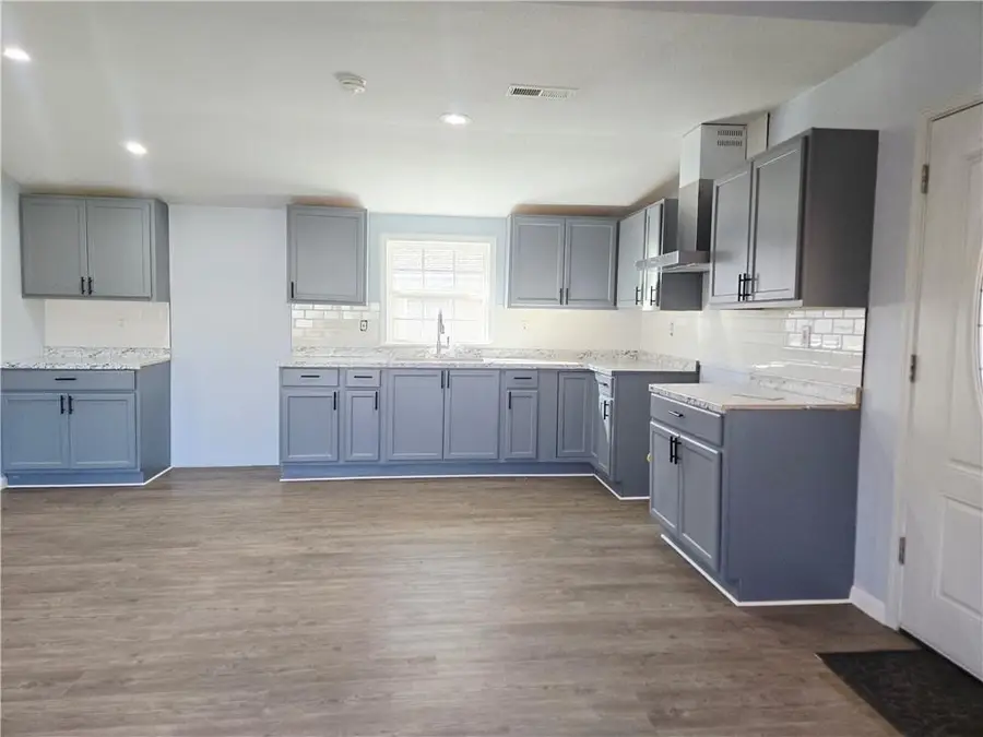 205 W 20th Street, Pittsburg, KS 66762 - Image #2