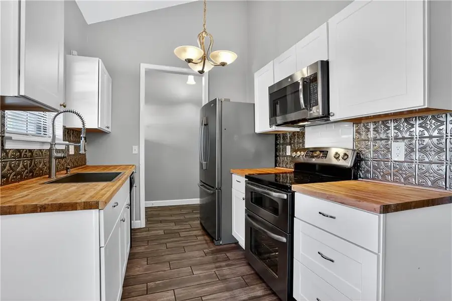 819 NE Cookingham Drive, Kansas City, MO 64155 - Image #3