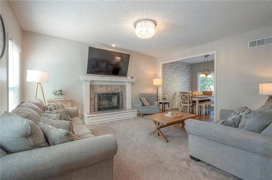 15234 S Albervan Street, Olathe, KS 66062 - Image #2