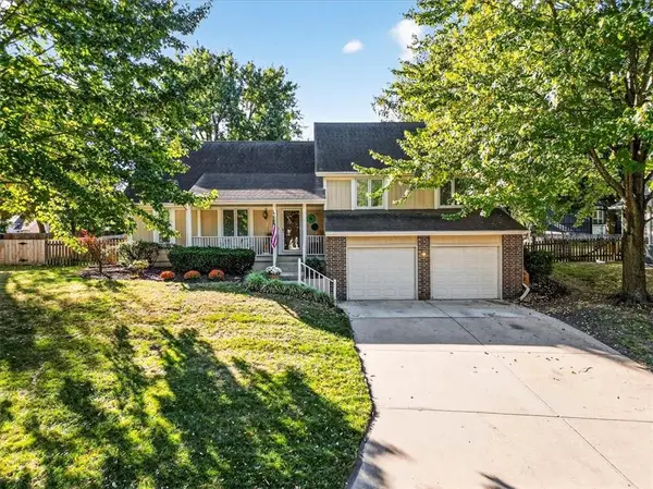 1029 Trailwood Street, Lee's Summit, MO 64086