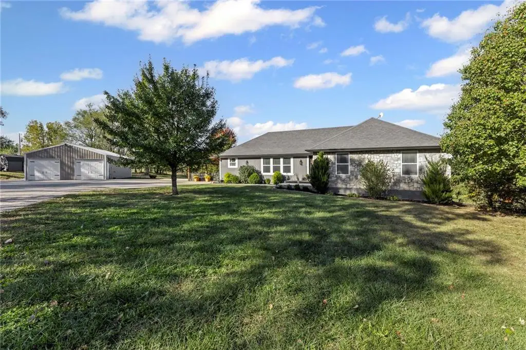 27416 Waverly Road, Paola, KS 66071 - Image #1