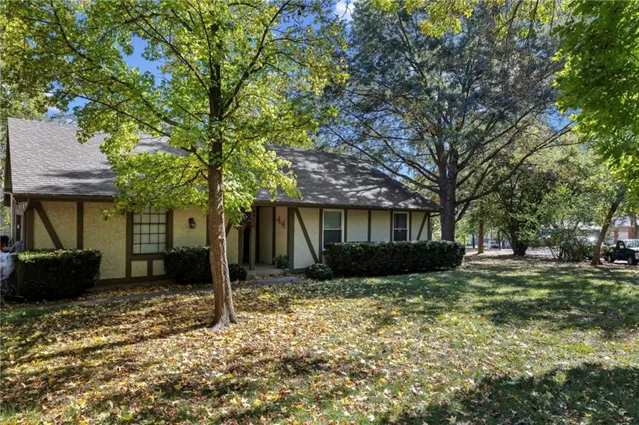 8919 Greenway Lane, Lenexa, KS 66215 - Image #3