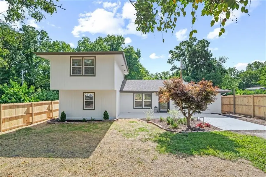 1109 S Woodbury Street, Independence, MO 64050 - Image #3