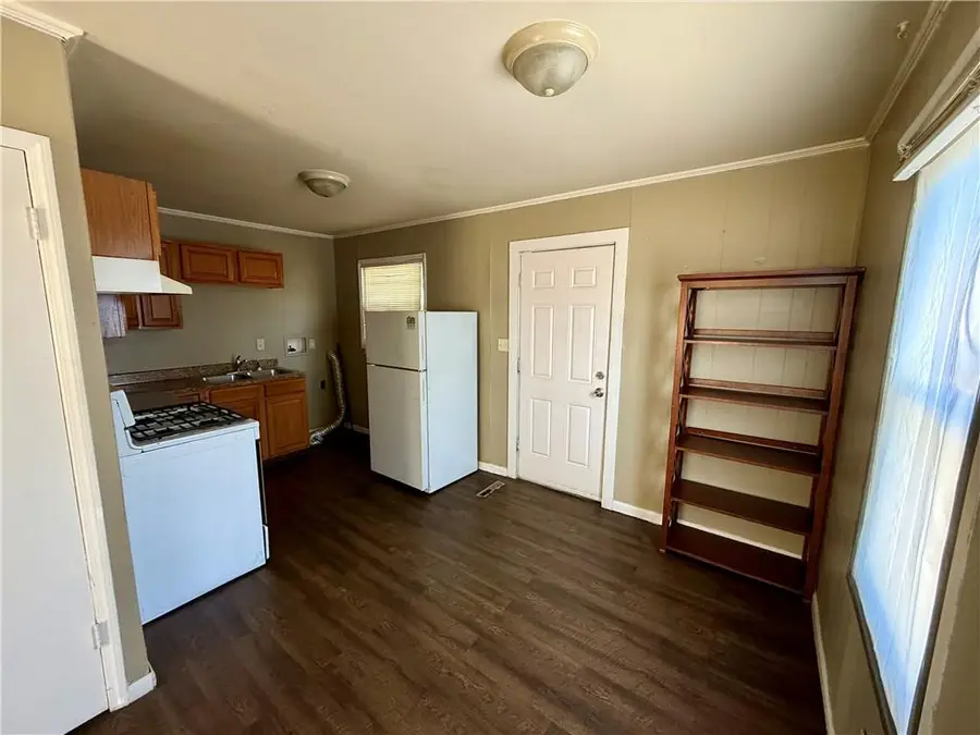 5622 E 39th Street, Kansas City, MO 64128 - #2