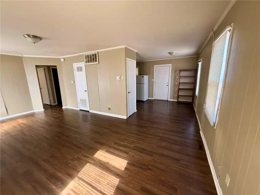 5622 E 39th Street, Kansas City, MO 64128 - #3