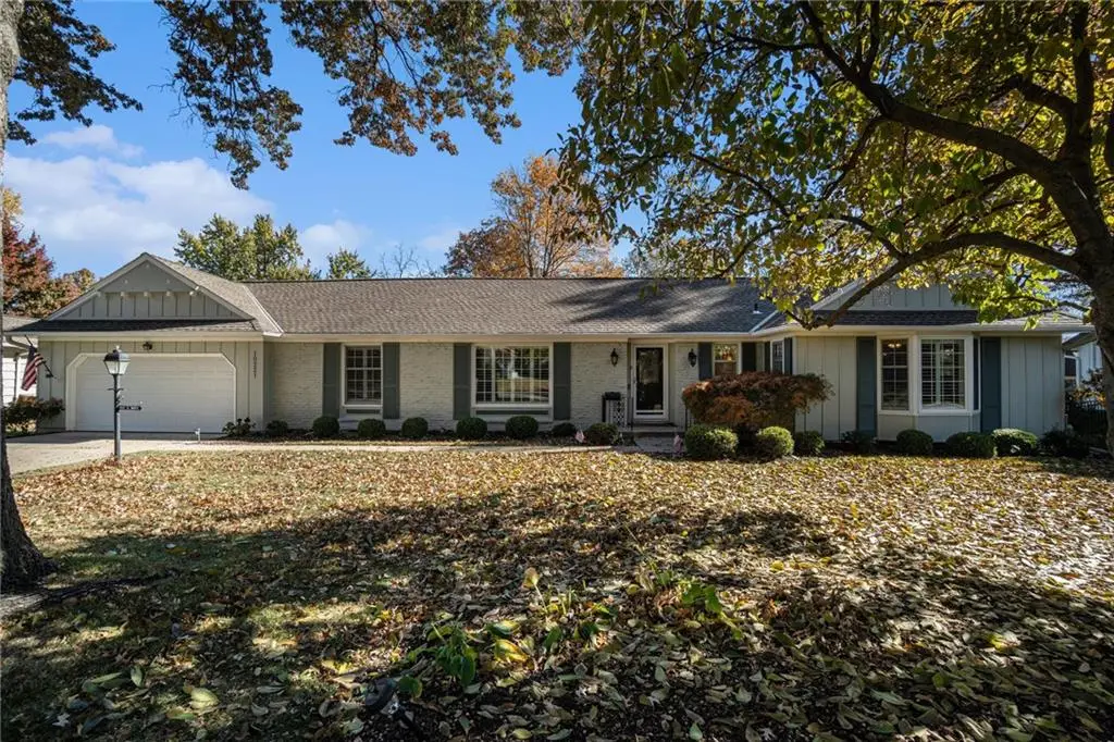 10221 El Monte Lane, Overland Park, KS 66207 - Image #1