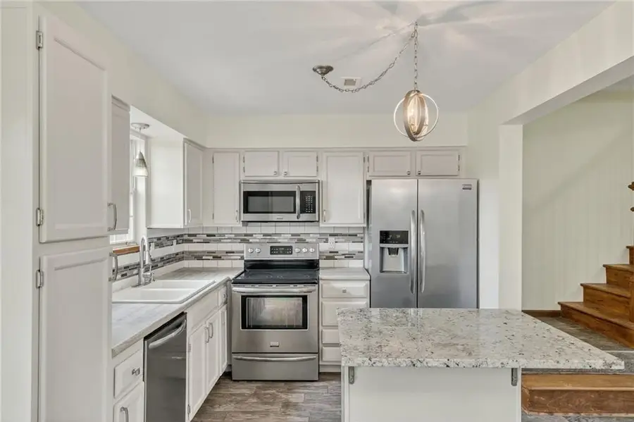 1389 NW Jefferson Court, Blue Springs, MO 64015 - Image #3