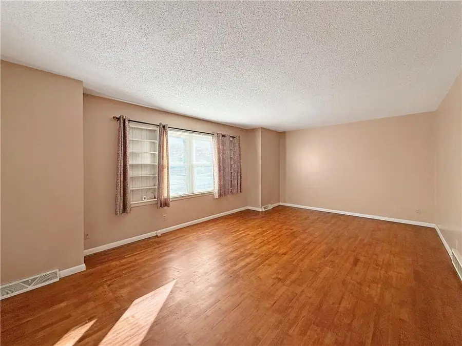 510 W 30th Street, Higginsville, MO 64037 - Image #2