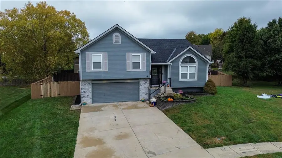 610 Chardonnay Court, Raymore, MO 64083 - Image #2