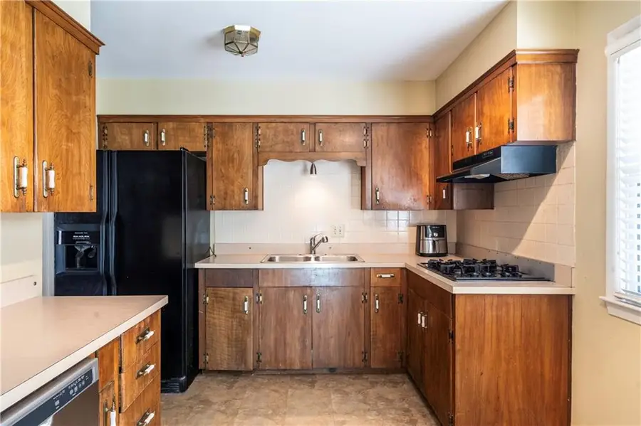 9702 Eby Street, Overland Park, KS 66212 - Image #3