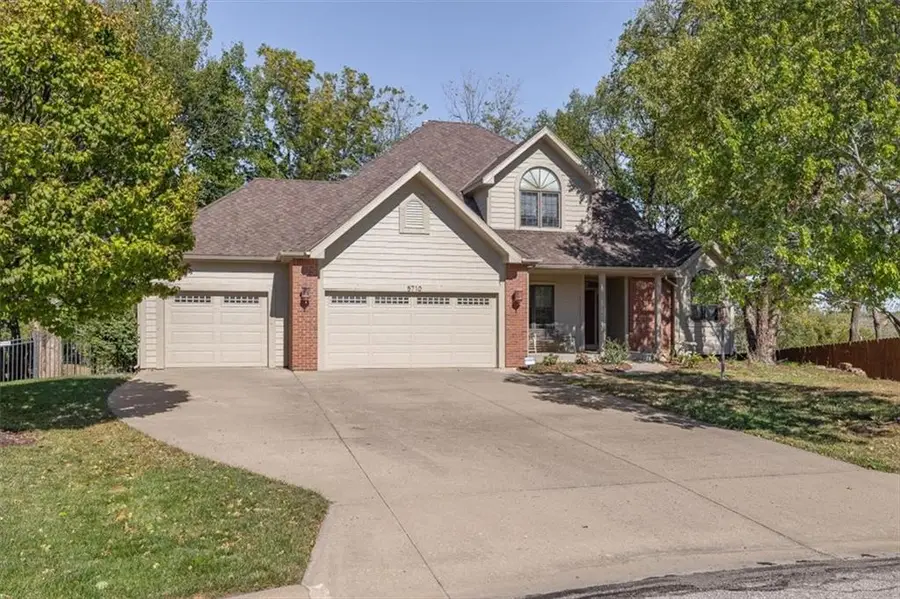 5710 W Goff Court, Lawrence, KS 66047 - Image #2