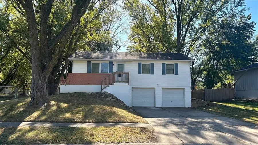 220 SE Kings Cross Road, Blue Springs, MO 64014 - Image #2