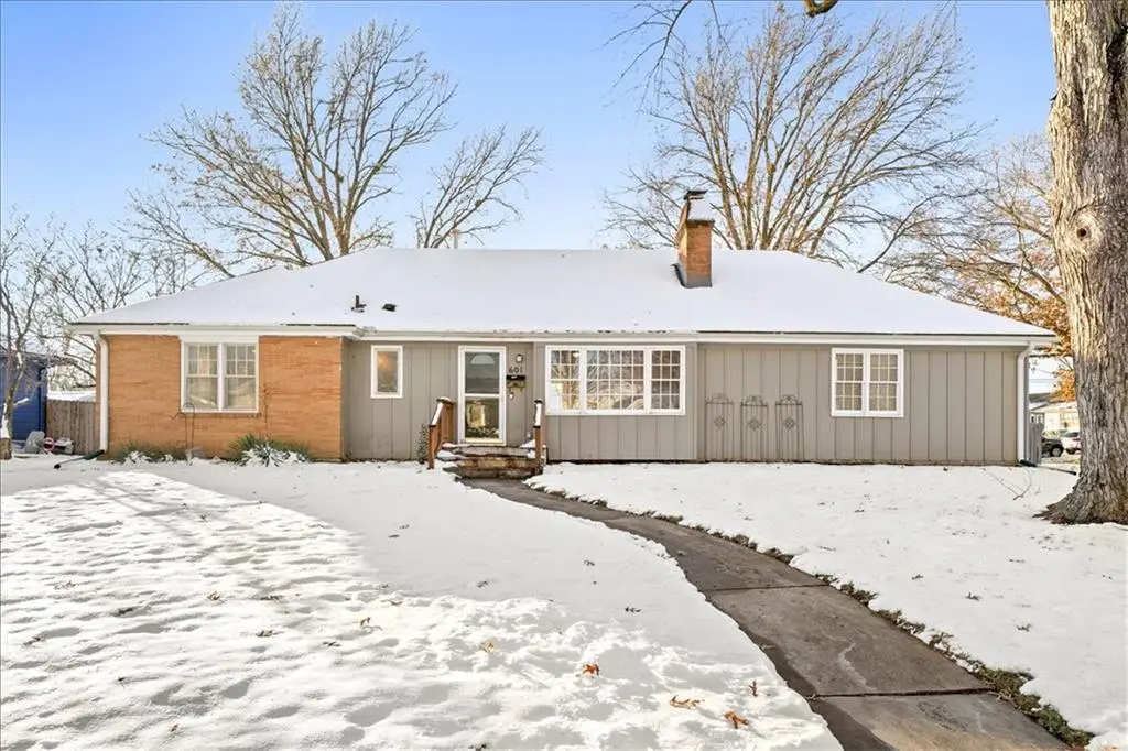 601 S Honeysuckle Drive, Olathe, KS 66061 - Image #1