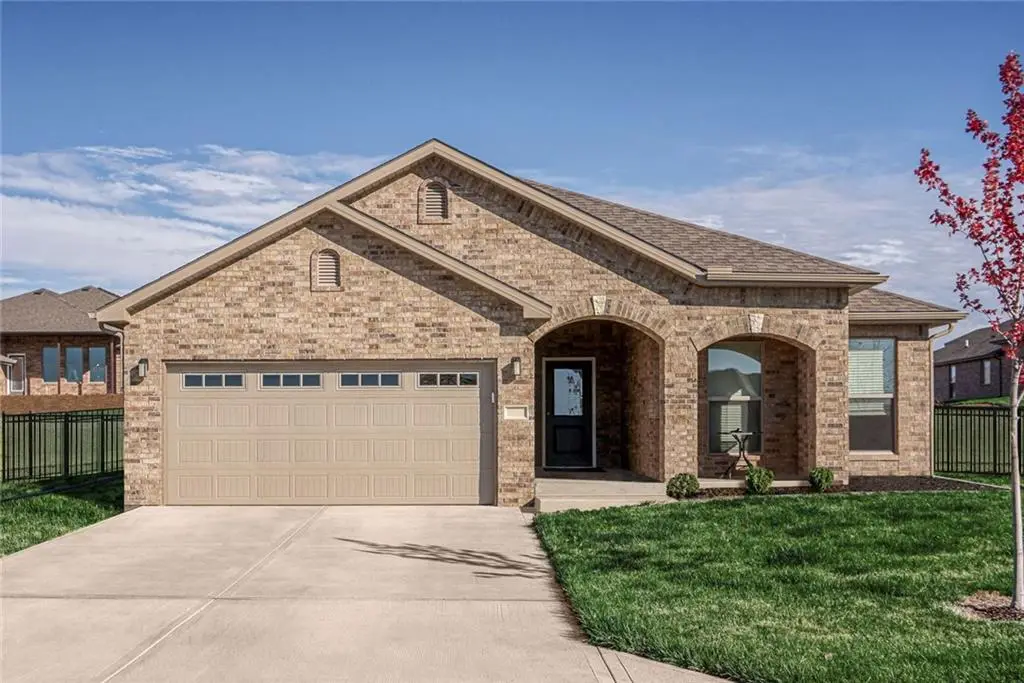8368 Greentree Drive, Lenexa, KS 66227 - Image #1