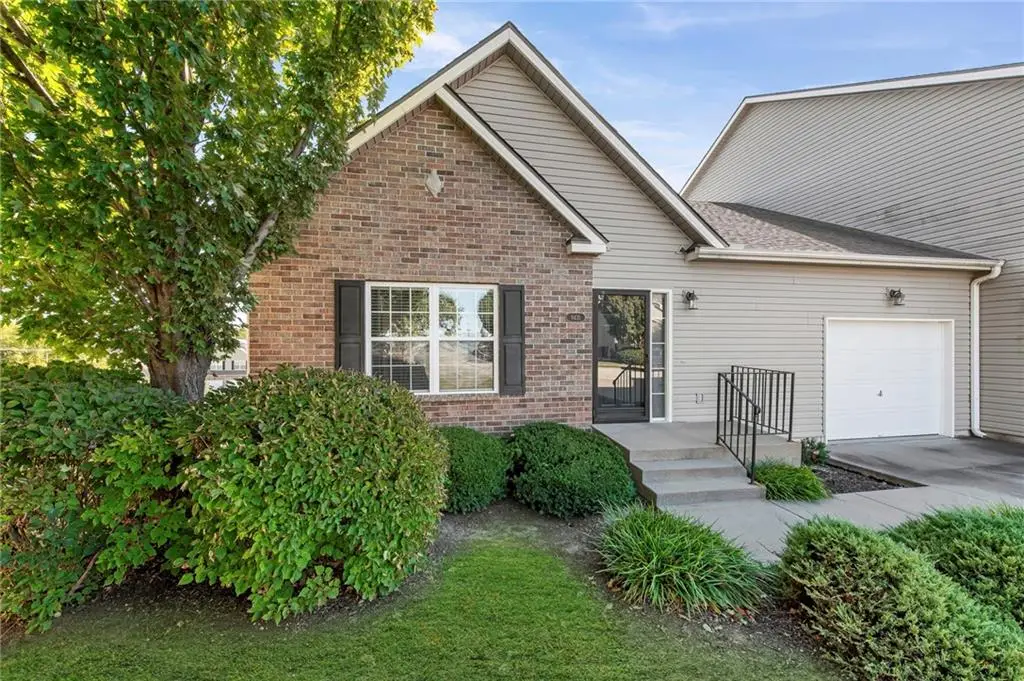 9431 N Granby Avenue, Kansas City, MO 64154 - #1